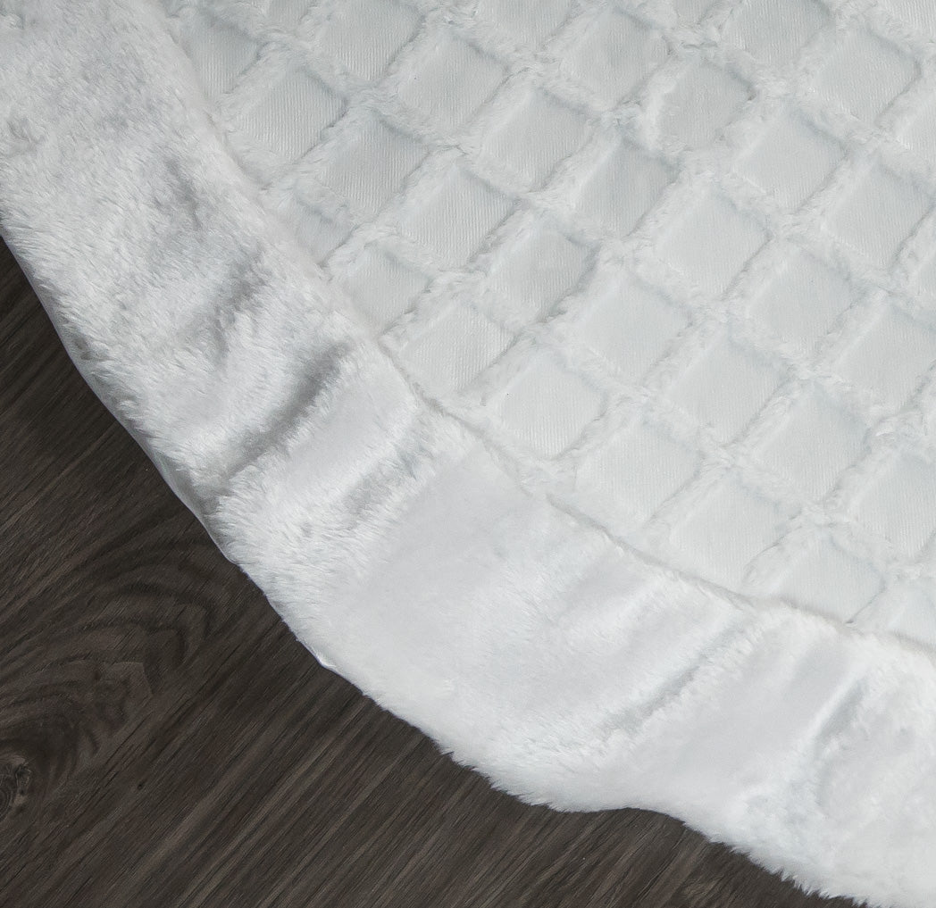 48" White Fuzzy Diamond Tree Skirt