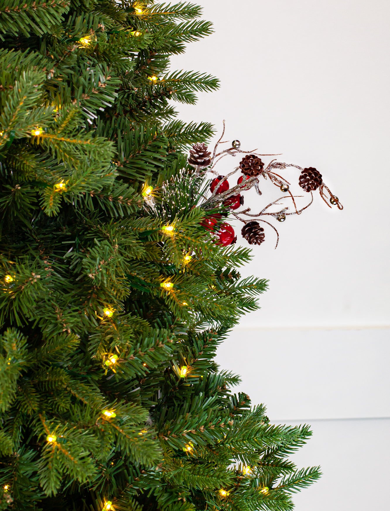 11" Pine With Berry Pick