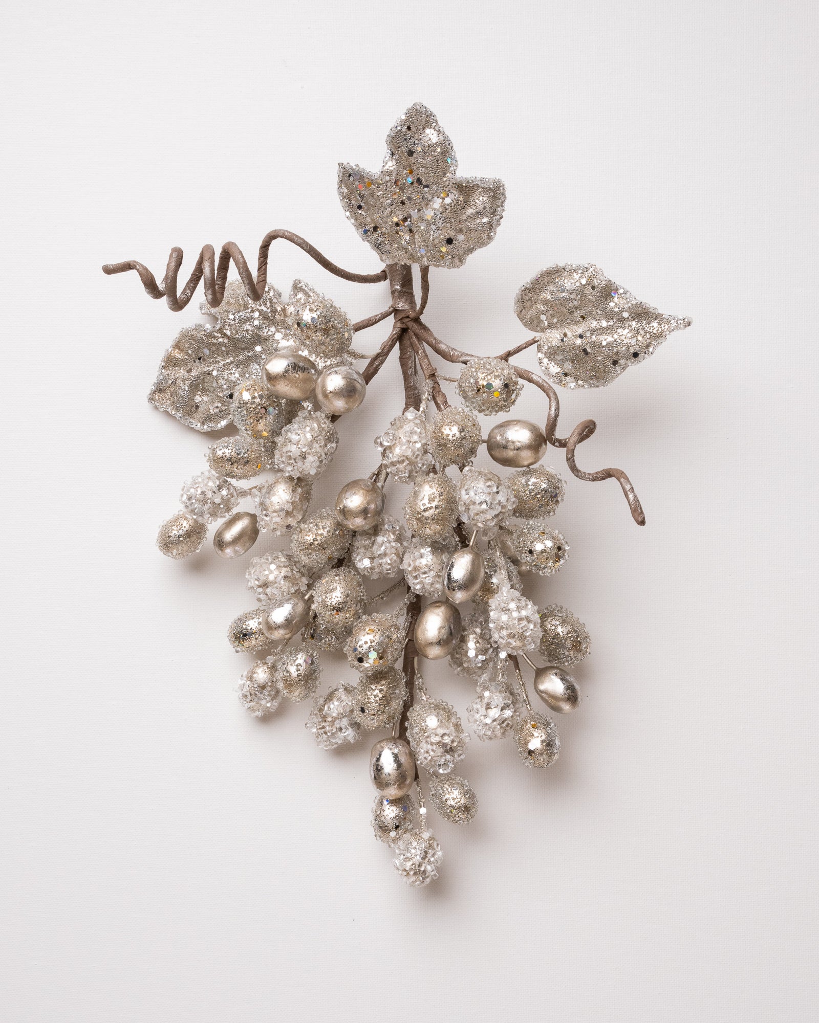 13" Grape Cluster With Leaves