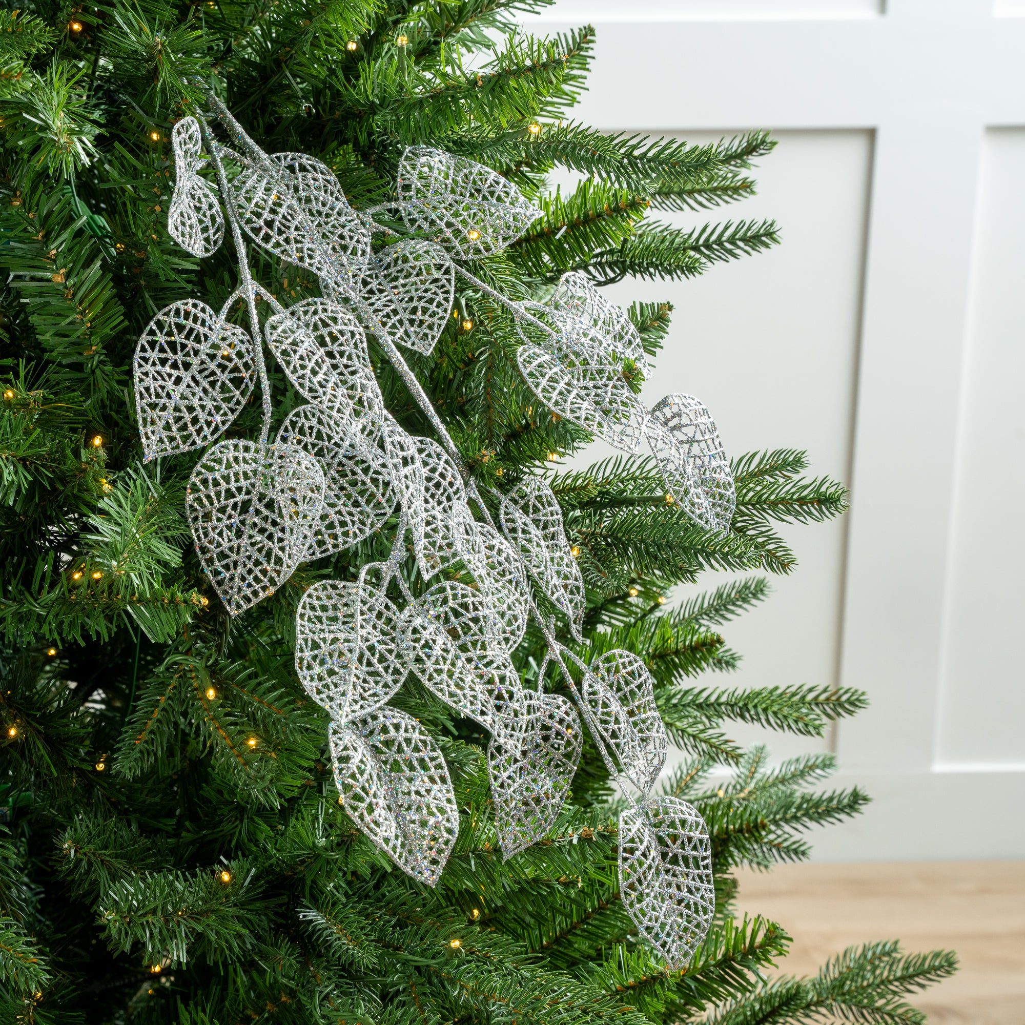 29" Glitter Leaf Spray