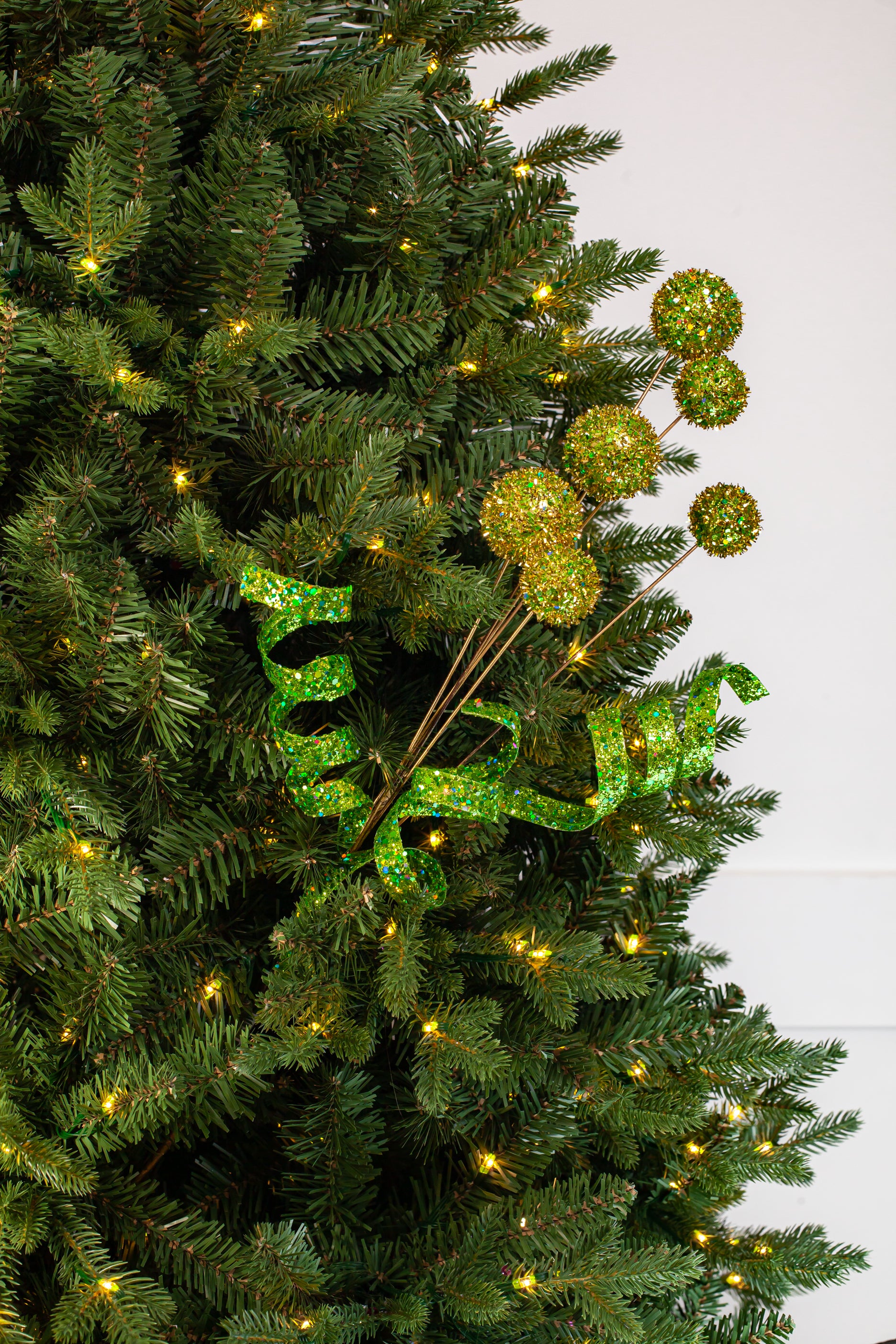 28" Glitter Ball Spray