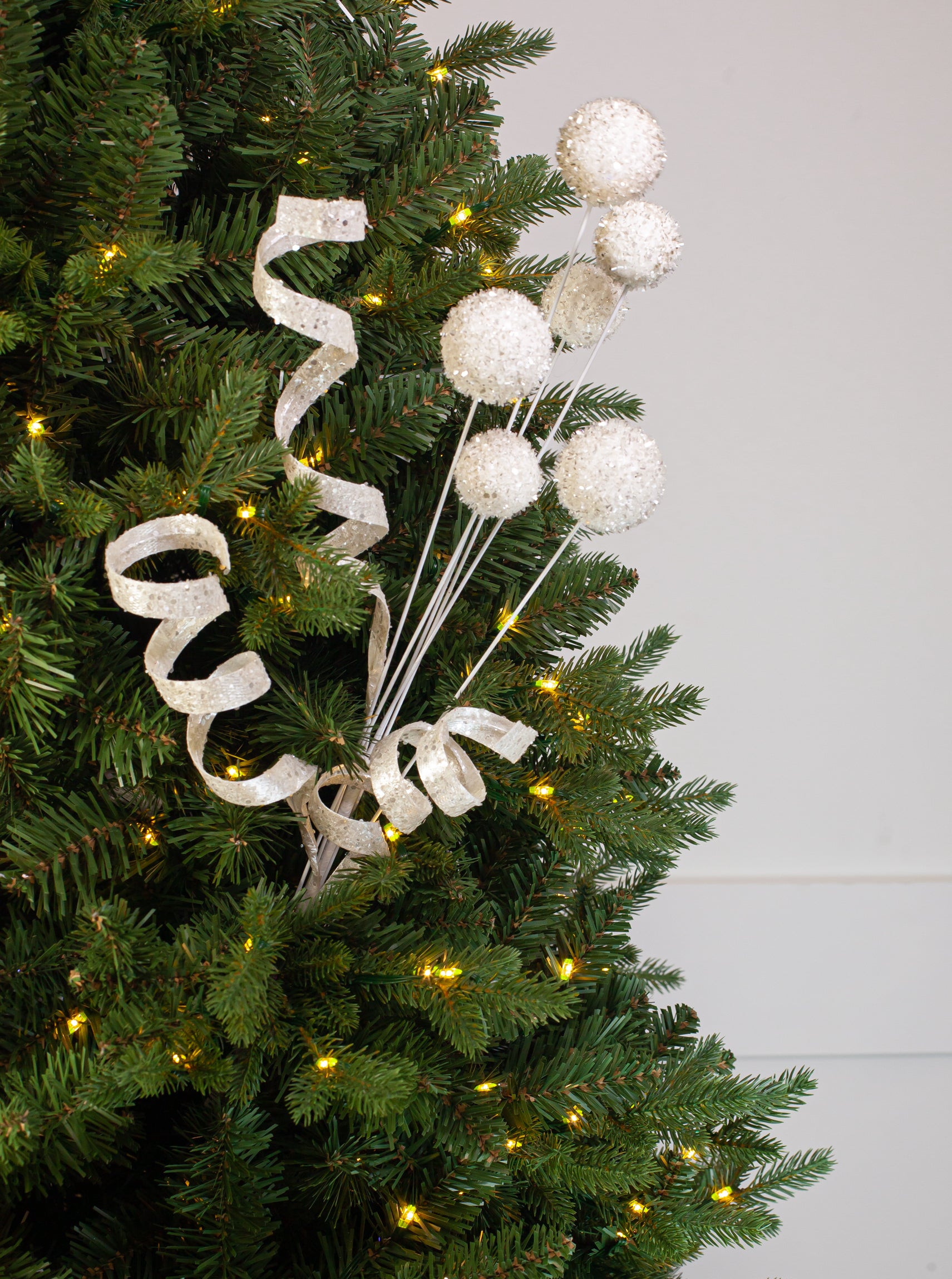 28" Glitter Ball Spray