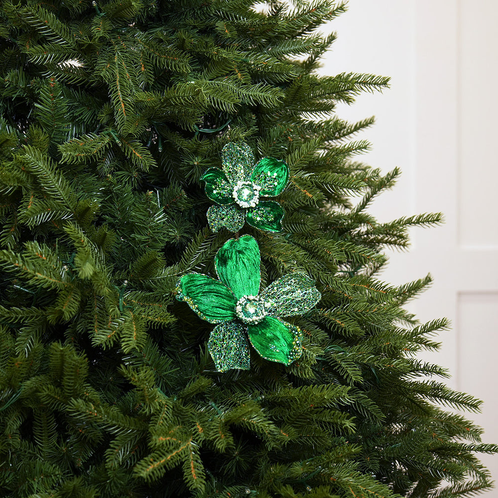 22" Emerald Magnolia Spray