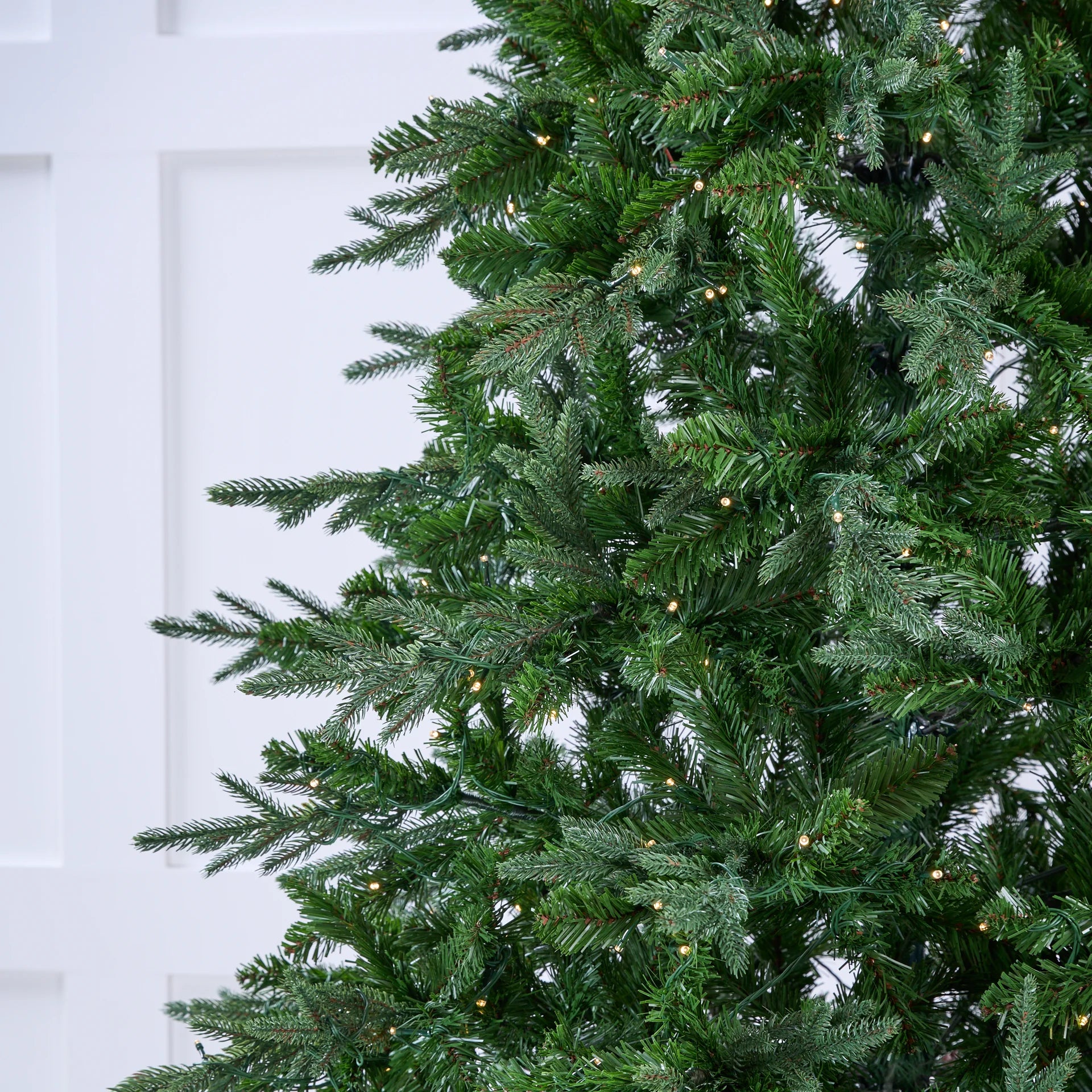 Montana Fir Pre-Lit Warm White LED & Flashing Lights