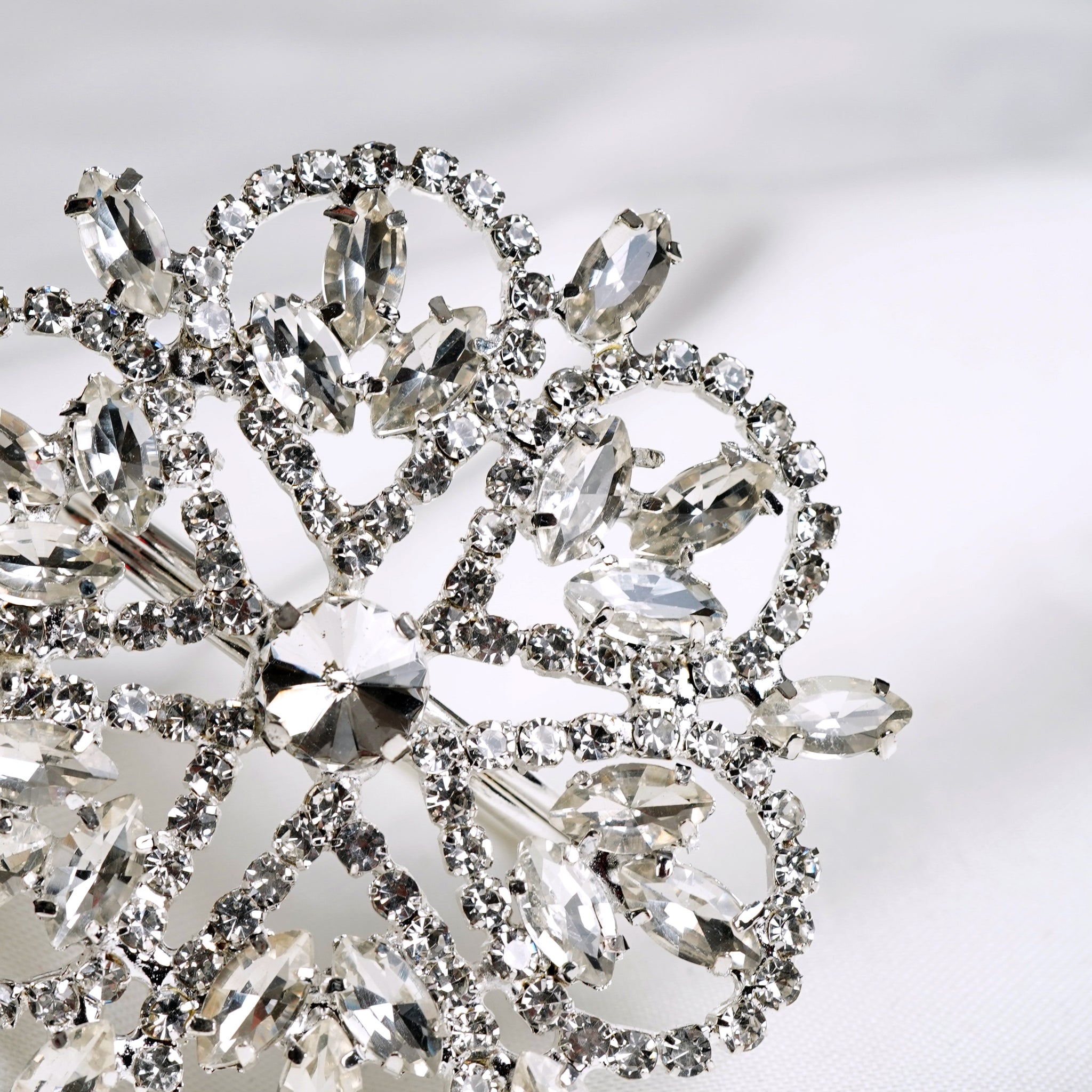 Clear, Silver Jeweled Napkin Ring