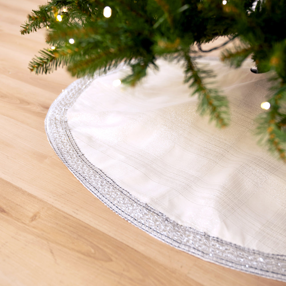48" White Tree Skirt With Silver Edge
