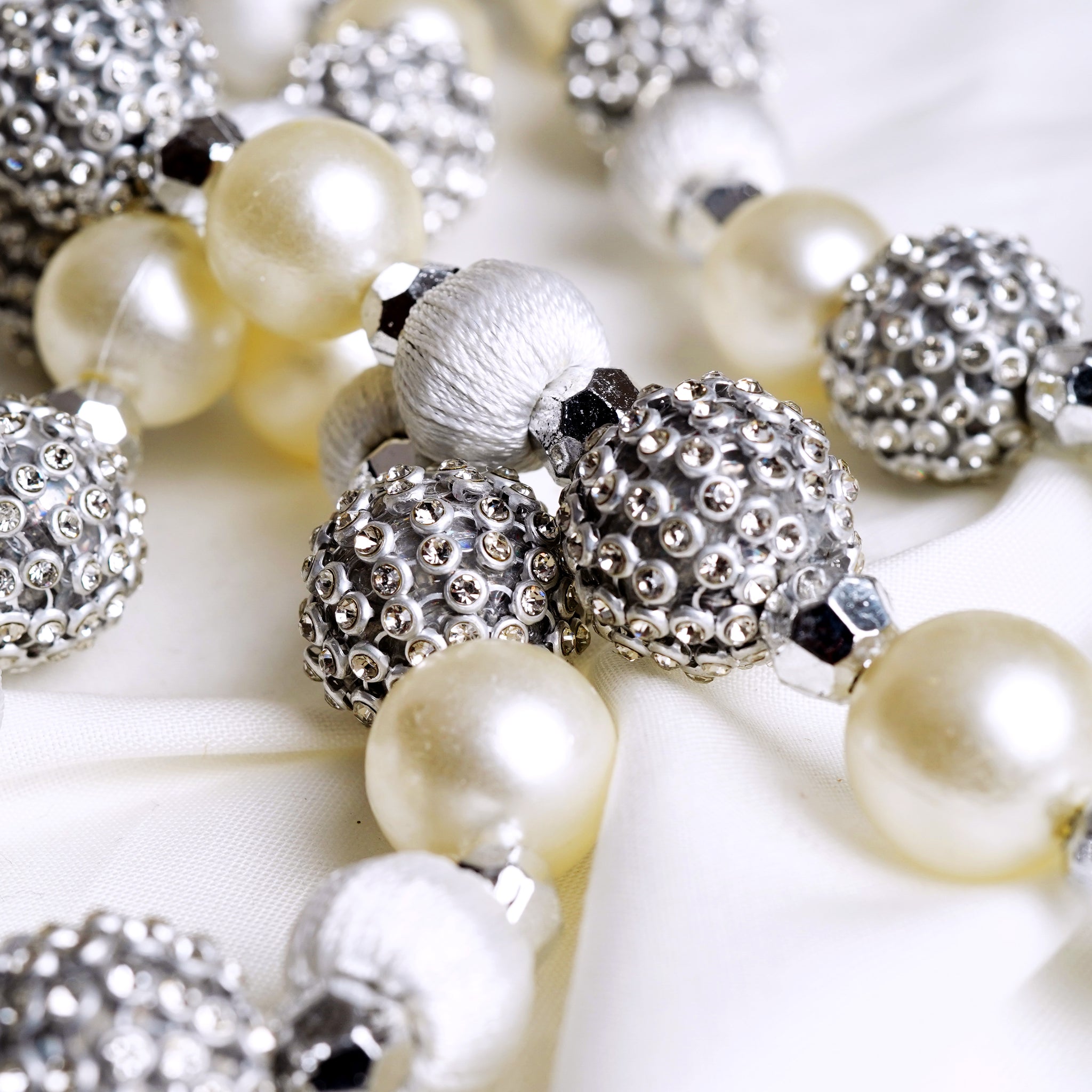 3 FT Silver Pearl Garland