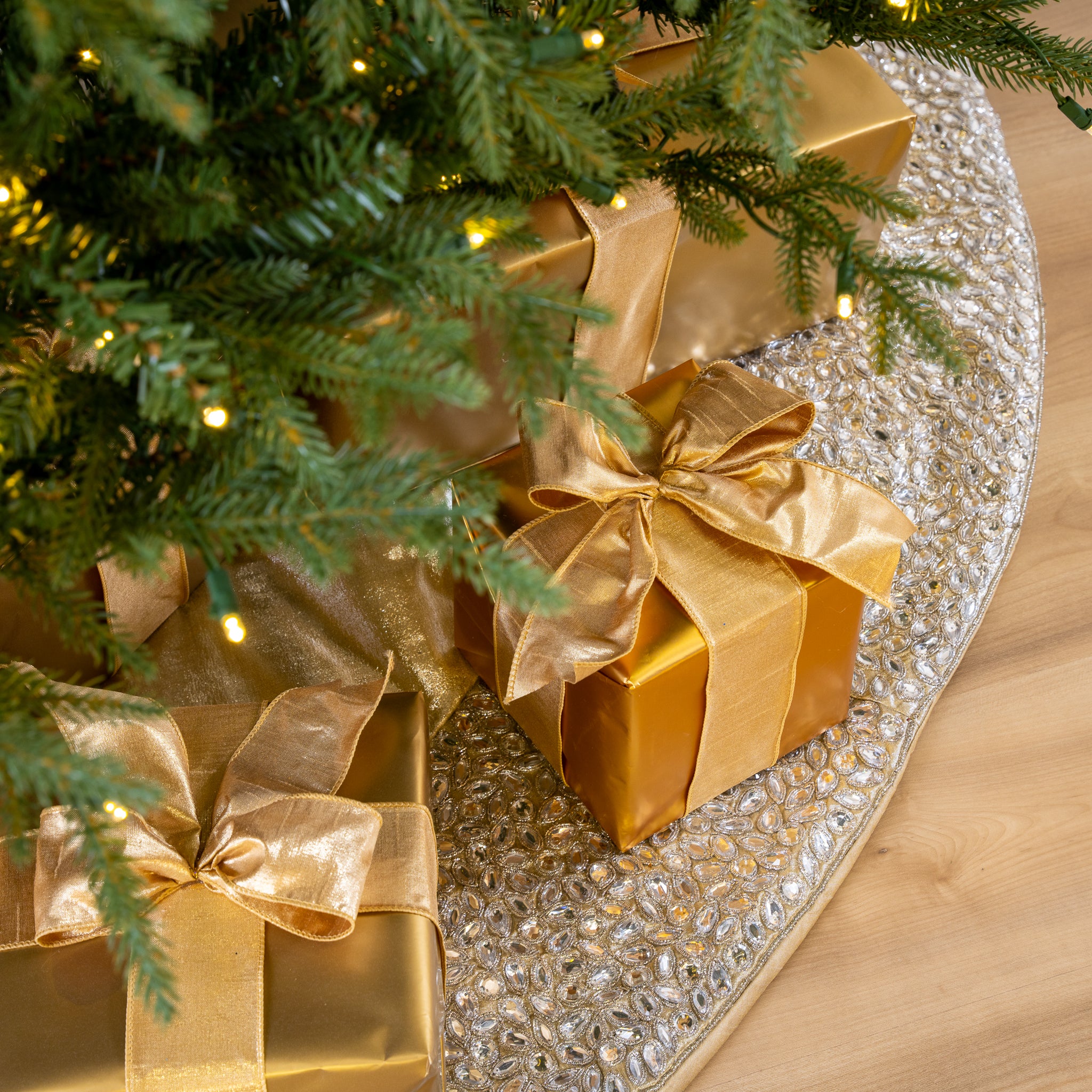 Kentucky Fir Tree Pre Lit Warm White LED Lights