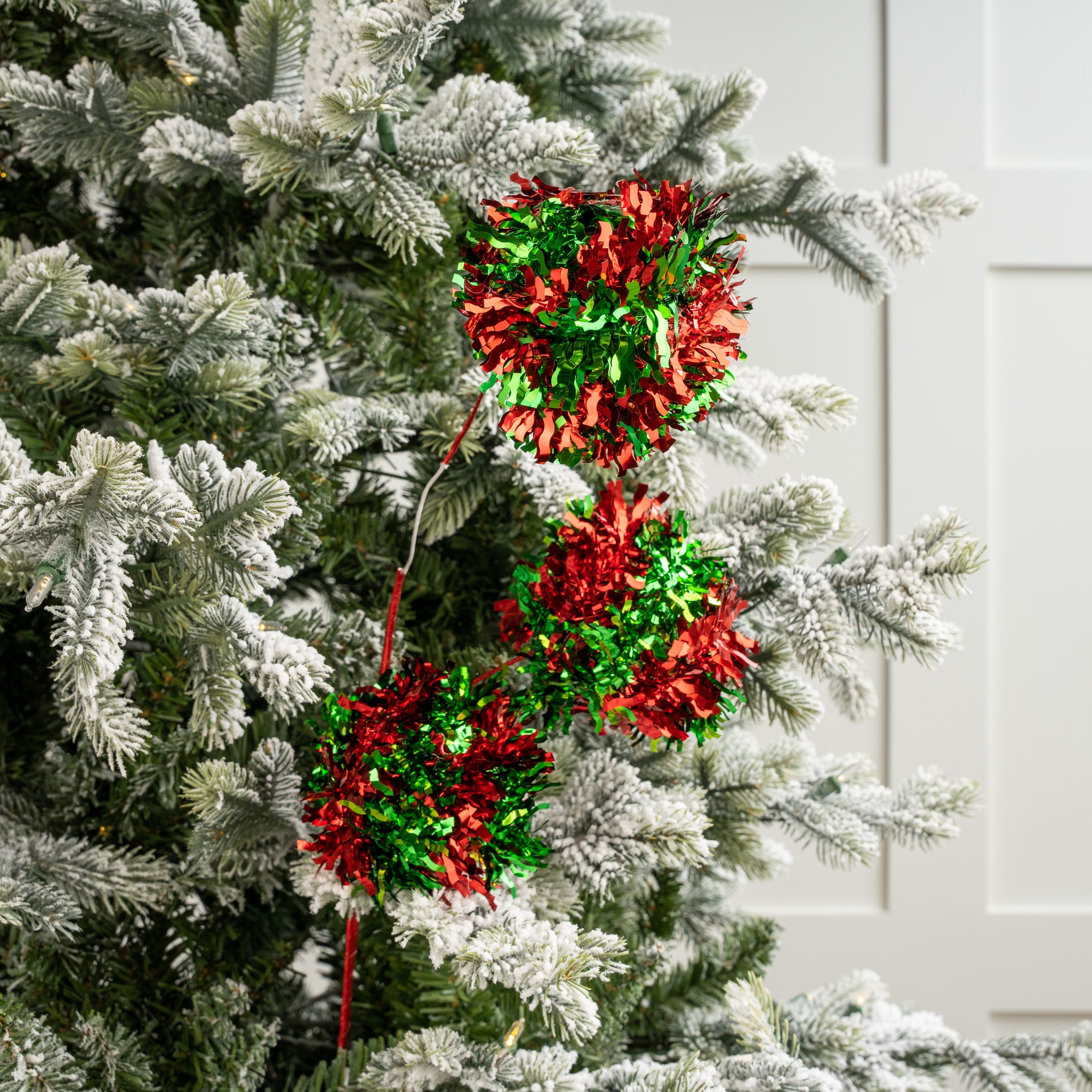 30" Red & Green Tinsel Ball Spray