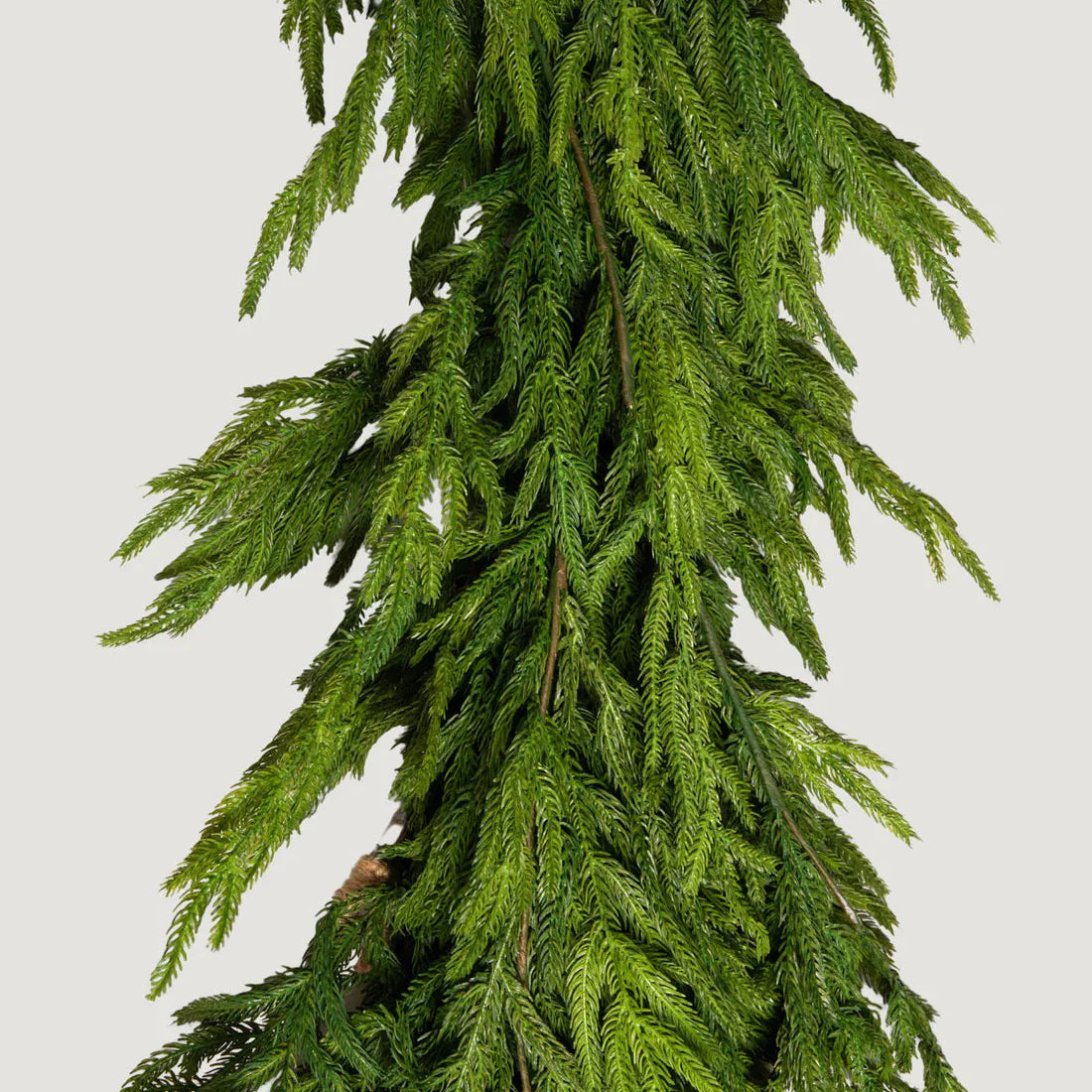 40" X 27" Norfolk Dripping Garland