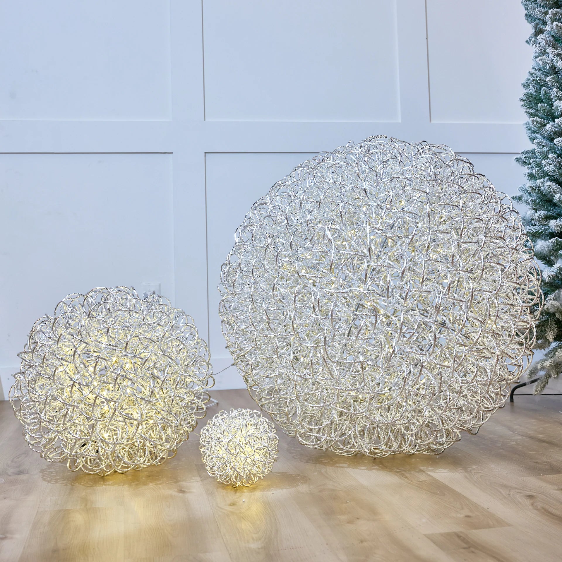 1.6 FT 100 LED Warm White Silver Ball