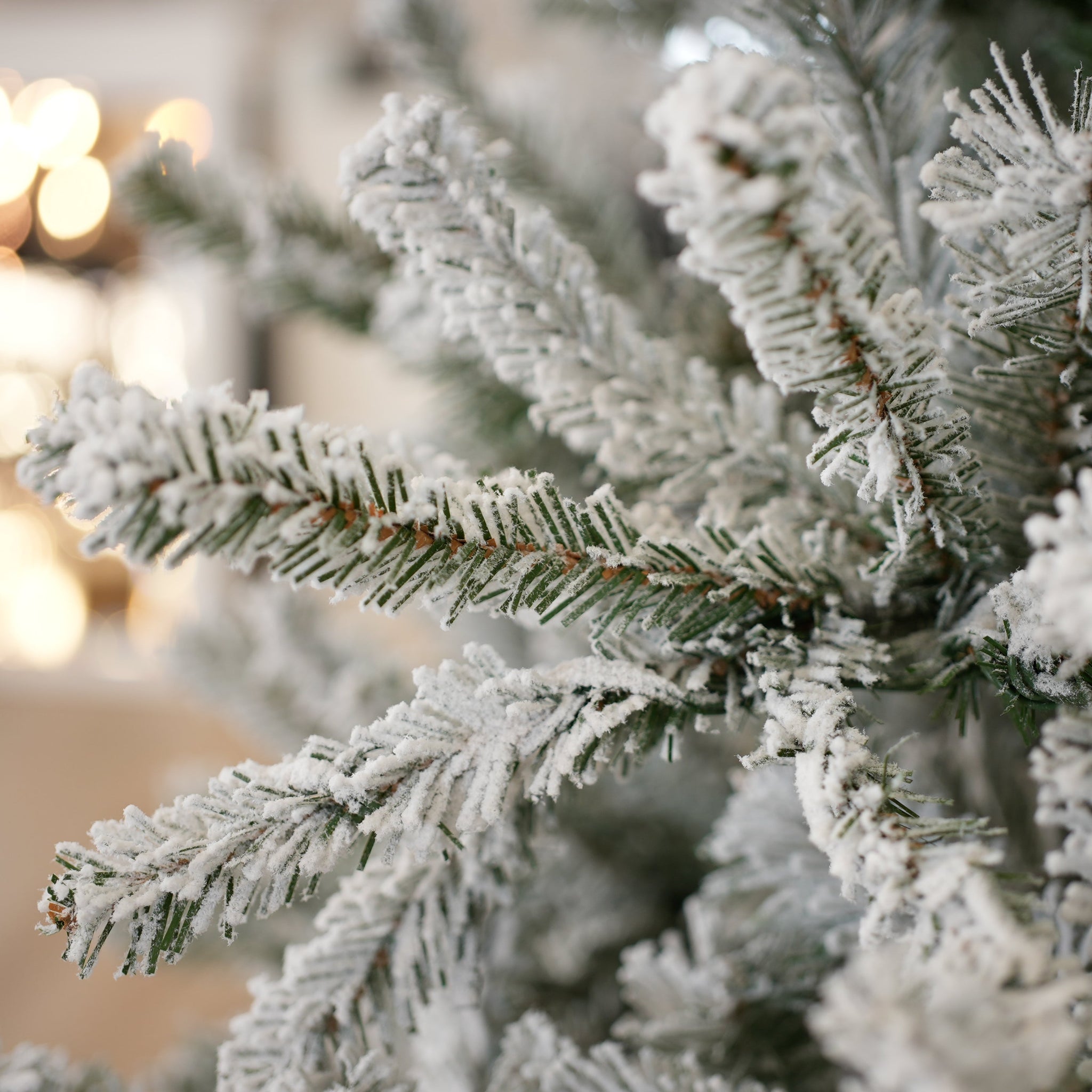 Duke Flocked Tree Unlit