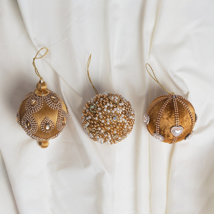 Gold & Pearl Opulence Ornament & Ribbon Bundle