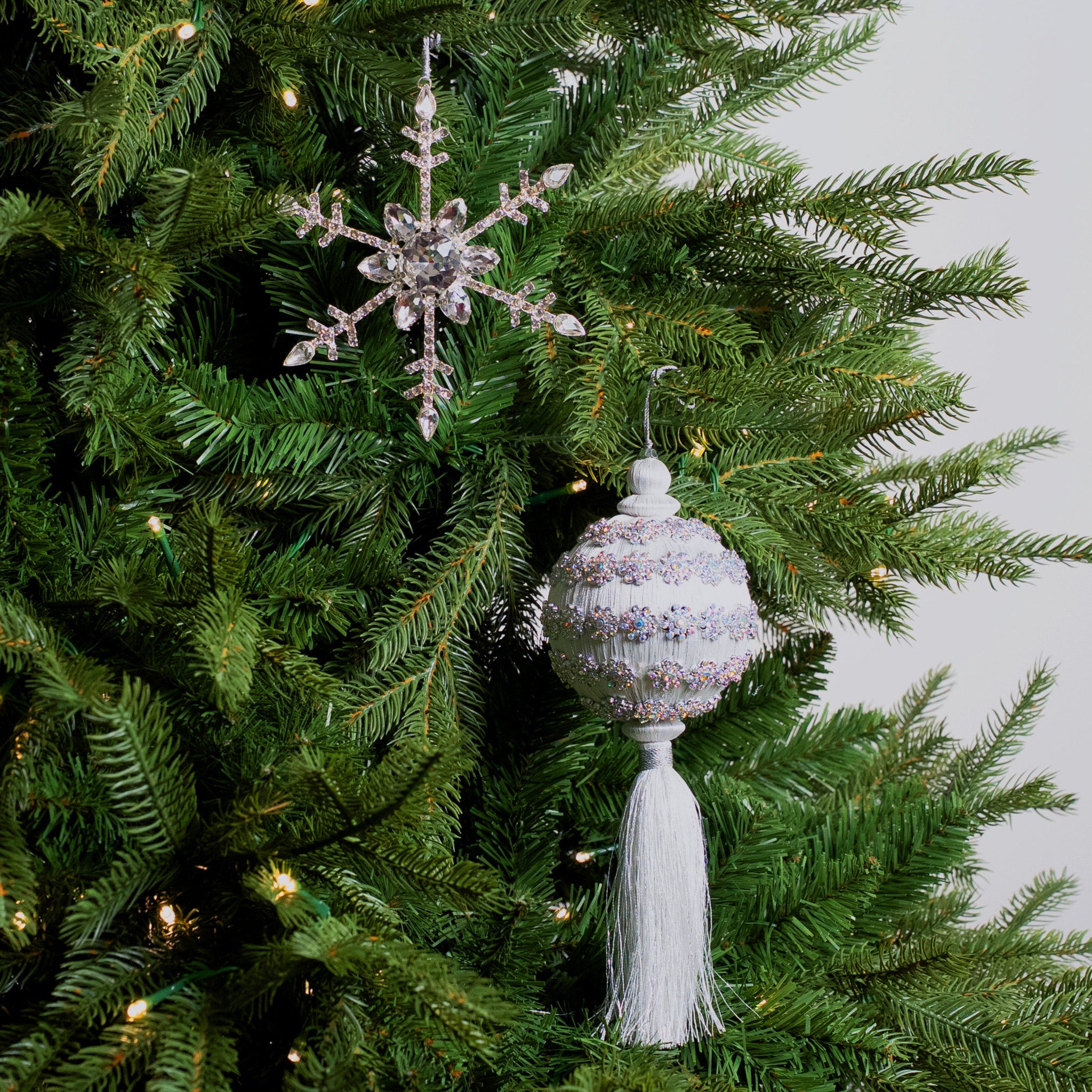 Emerald & Silver Opulence Ornament, Snowflake, & Ribbon Bundle