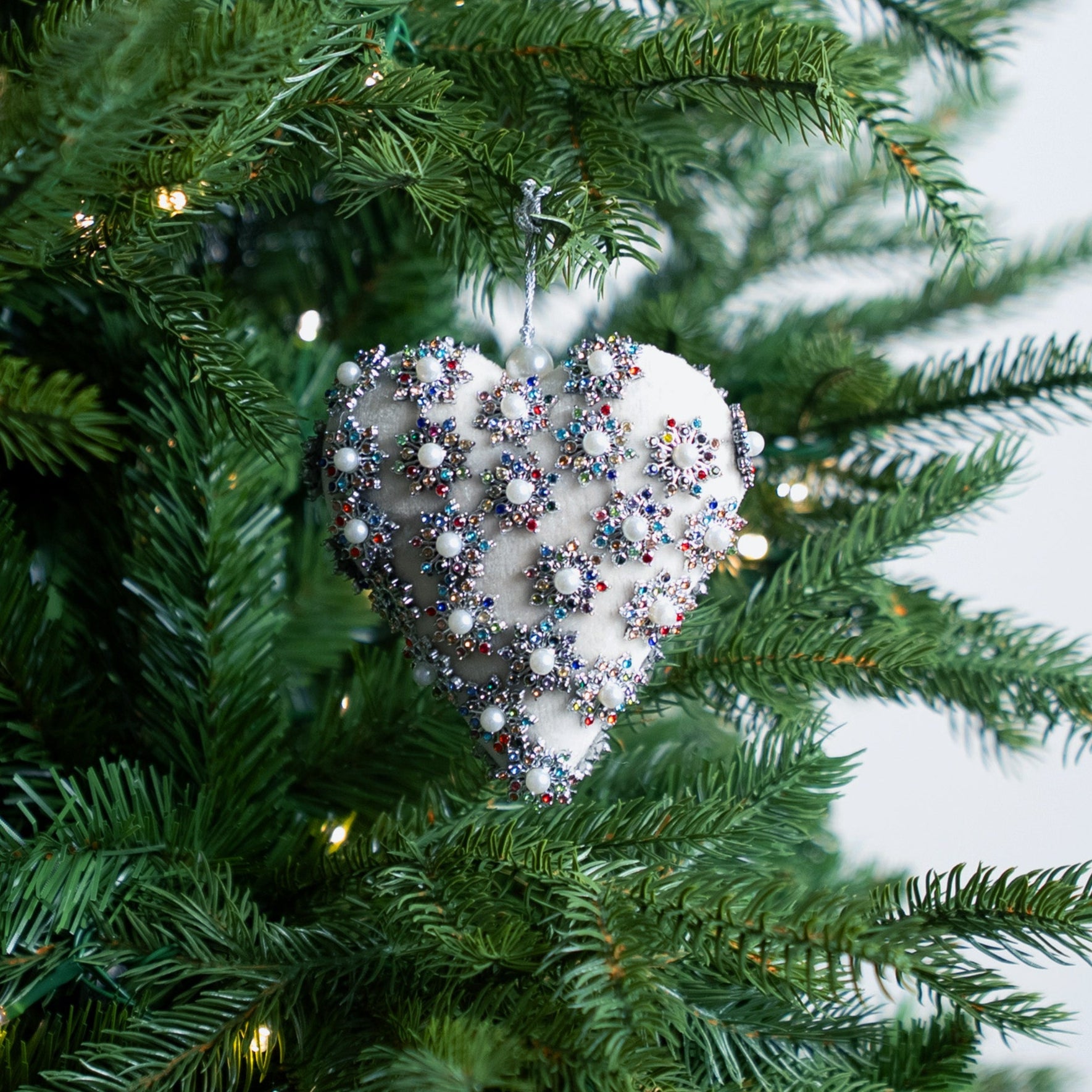 Ivory & Pearl Opulence Ornament & Ribbon Bundle